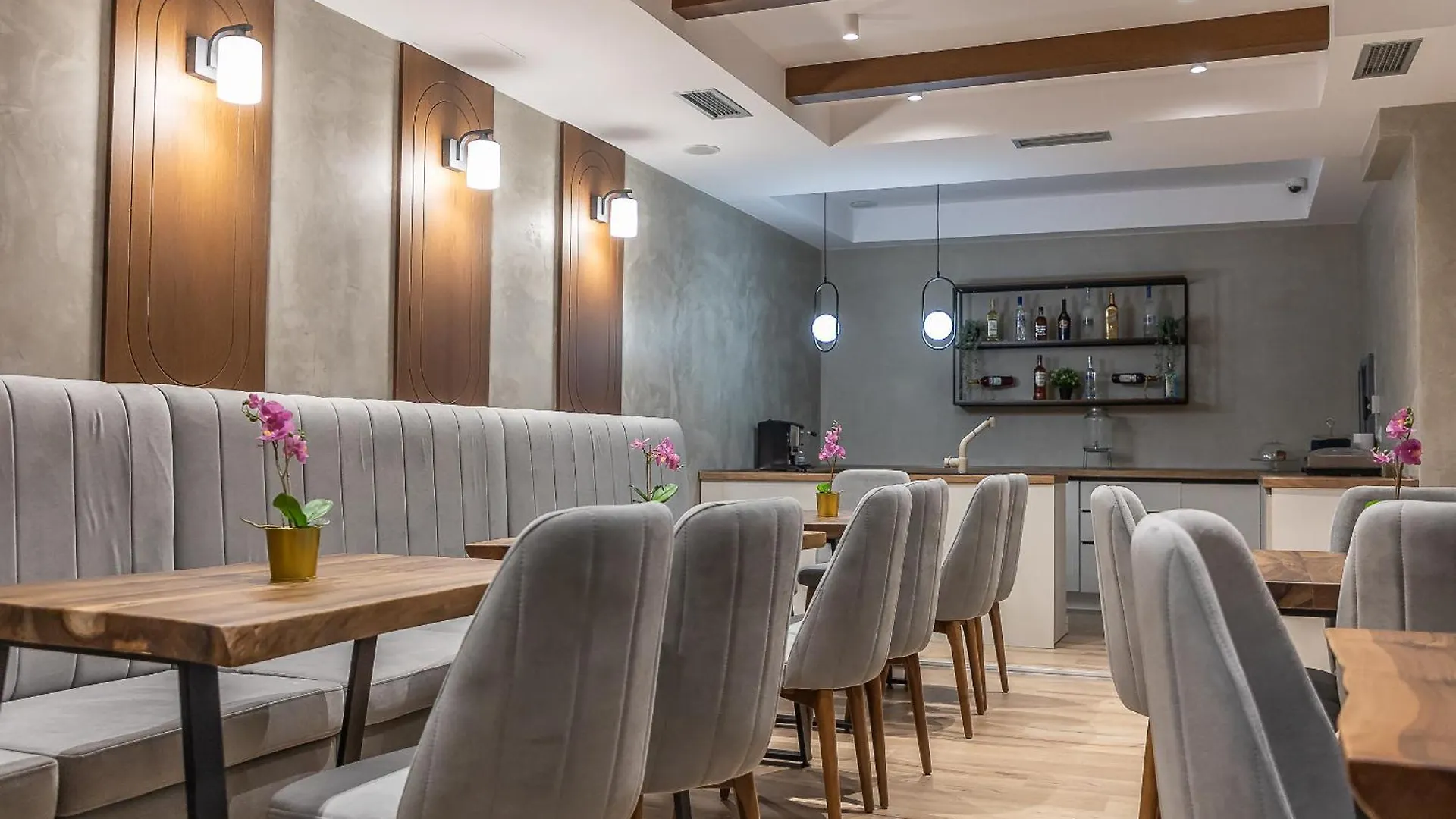 Vila Kace Korce Guest house